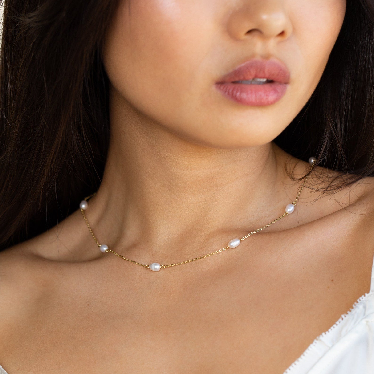 Timeless Elegance: Anna Pearl Necklace
