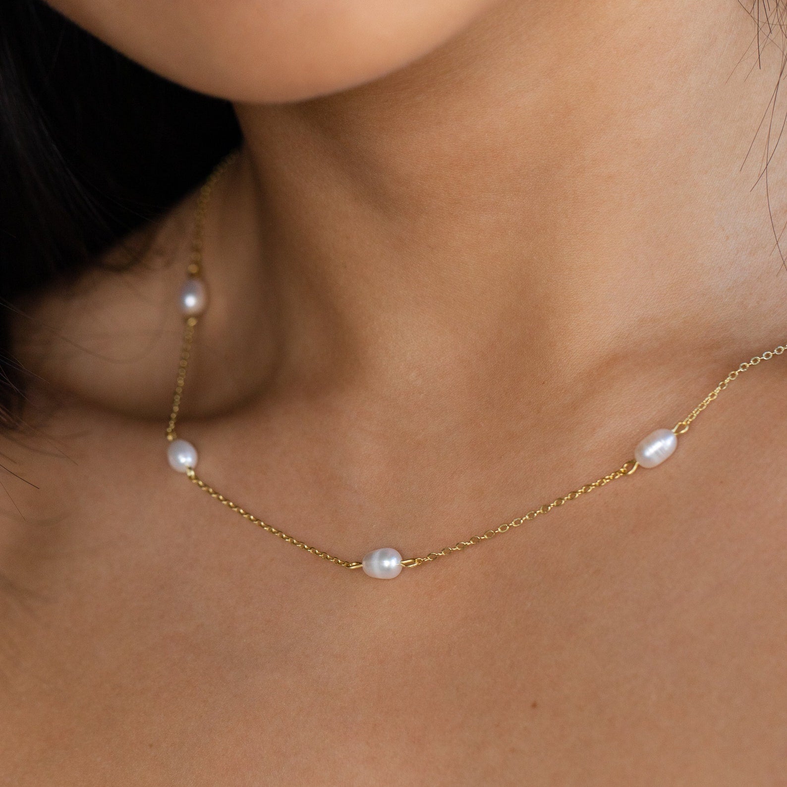 Timeless Elegance: Anna Pearl Necklace