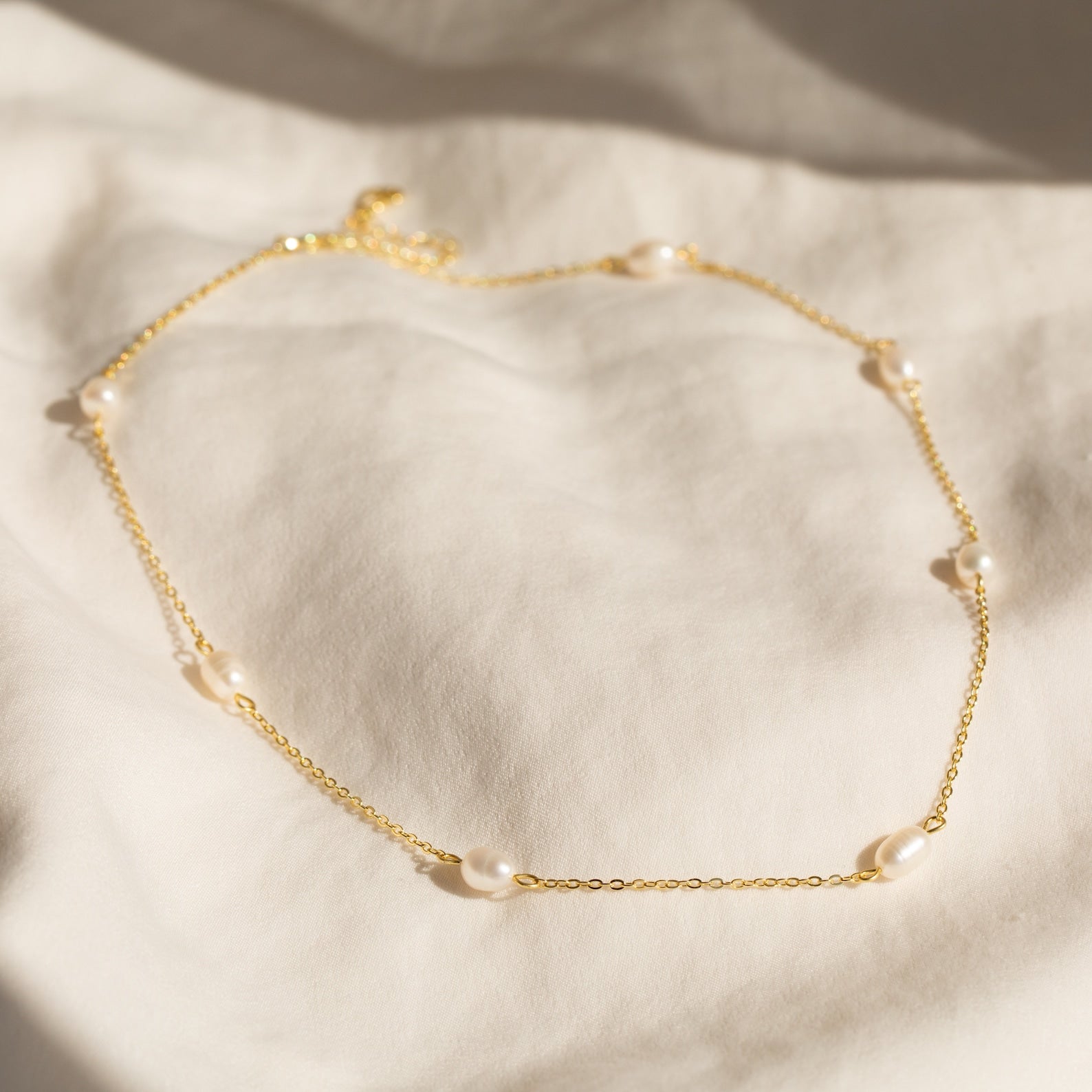 Timeless Elegance: Anna Pearl Necklace 18K Gold