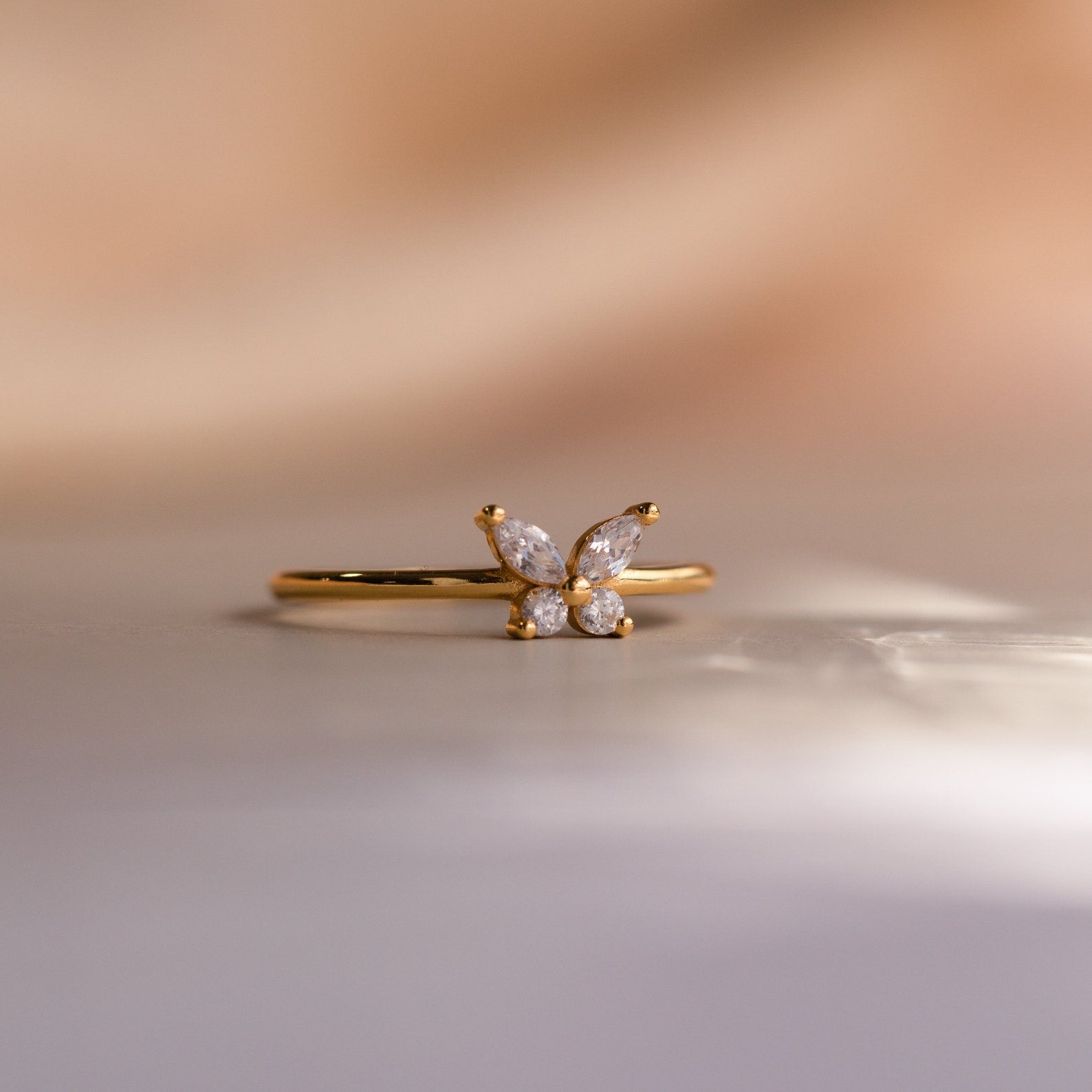 Celebrate Friendship with the Mariposa Butterfly Promise Ring 18K Gold