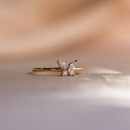 Celebrate Friendship with the Mariposa Butterfly Promise Ring 18K Gold
