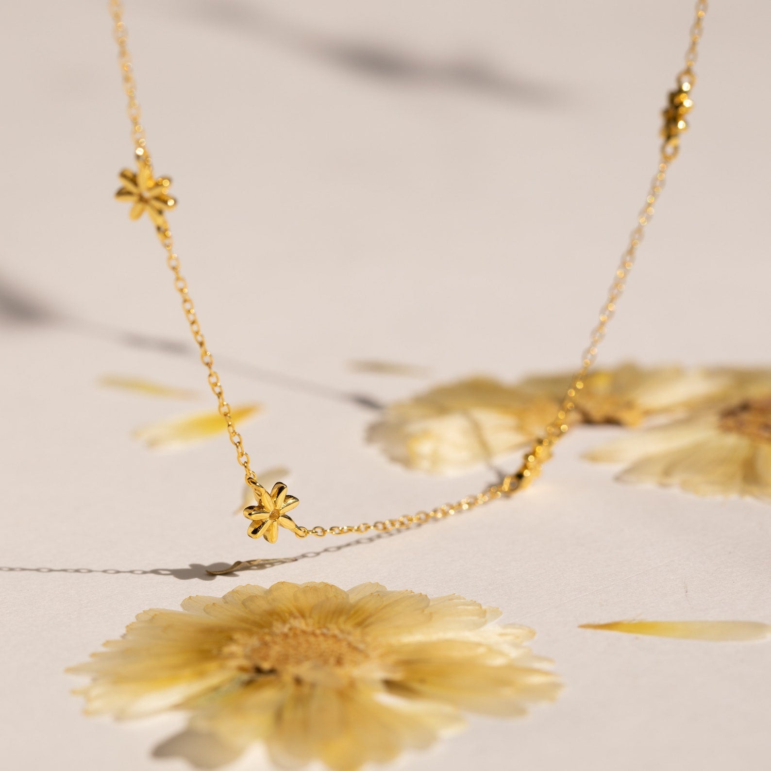 Flower Child Necklace 18K Gold