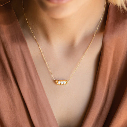 Peas in a Pod Necklace 18K Gold