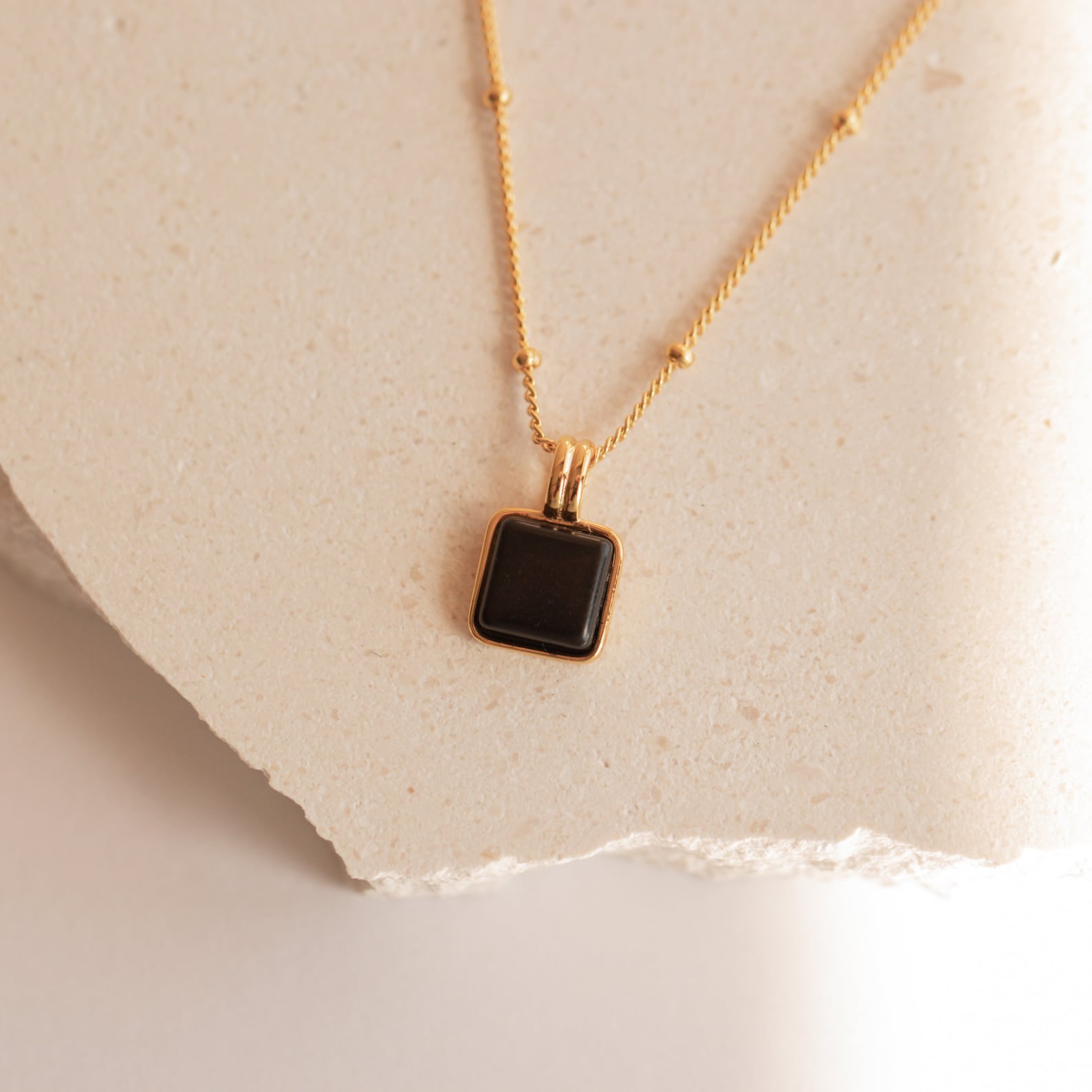 Waverly Black Necklace 18K Gold