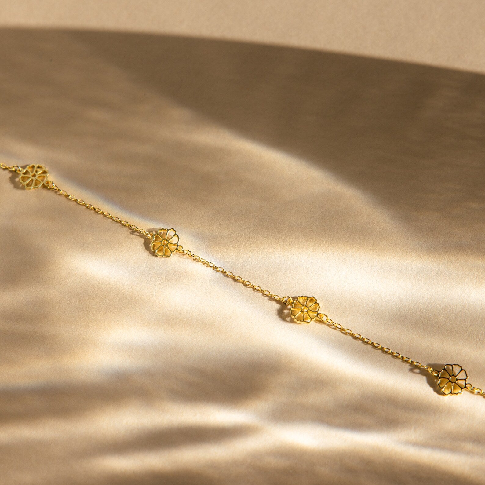Flower Station Necklace 18K Gold
