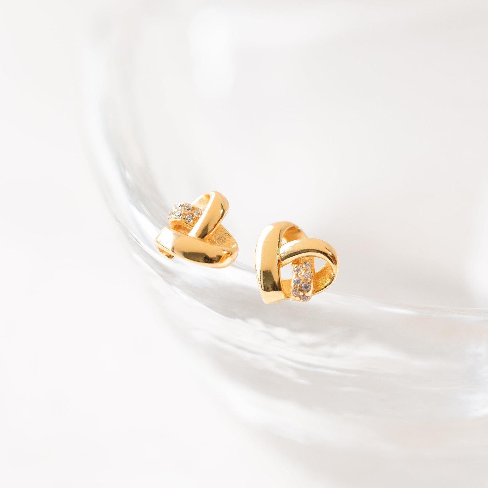 Heart Knot Studs 18K Gold