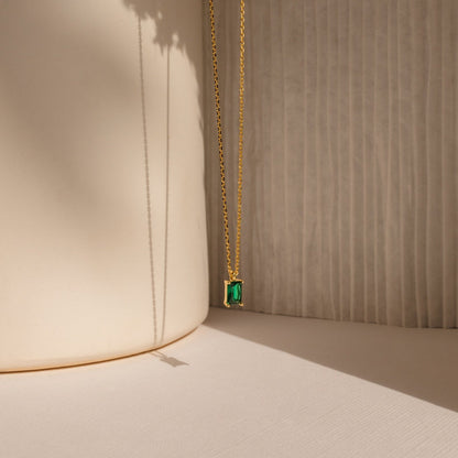 Personalized Elegance: Maia Emerald Pendant Necklace