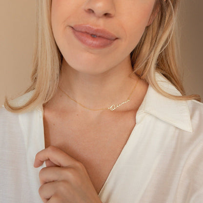 Off-Center Name Necklace: Minimalist Elegance
