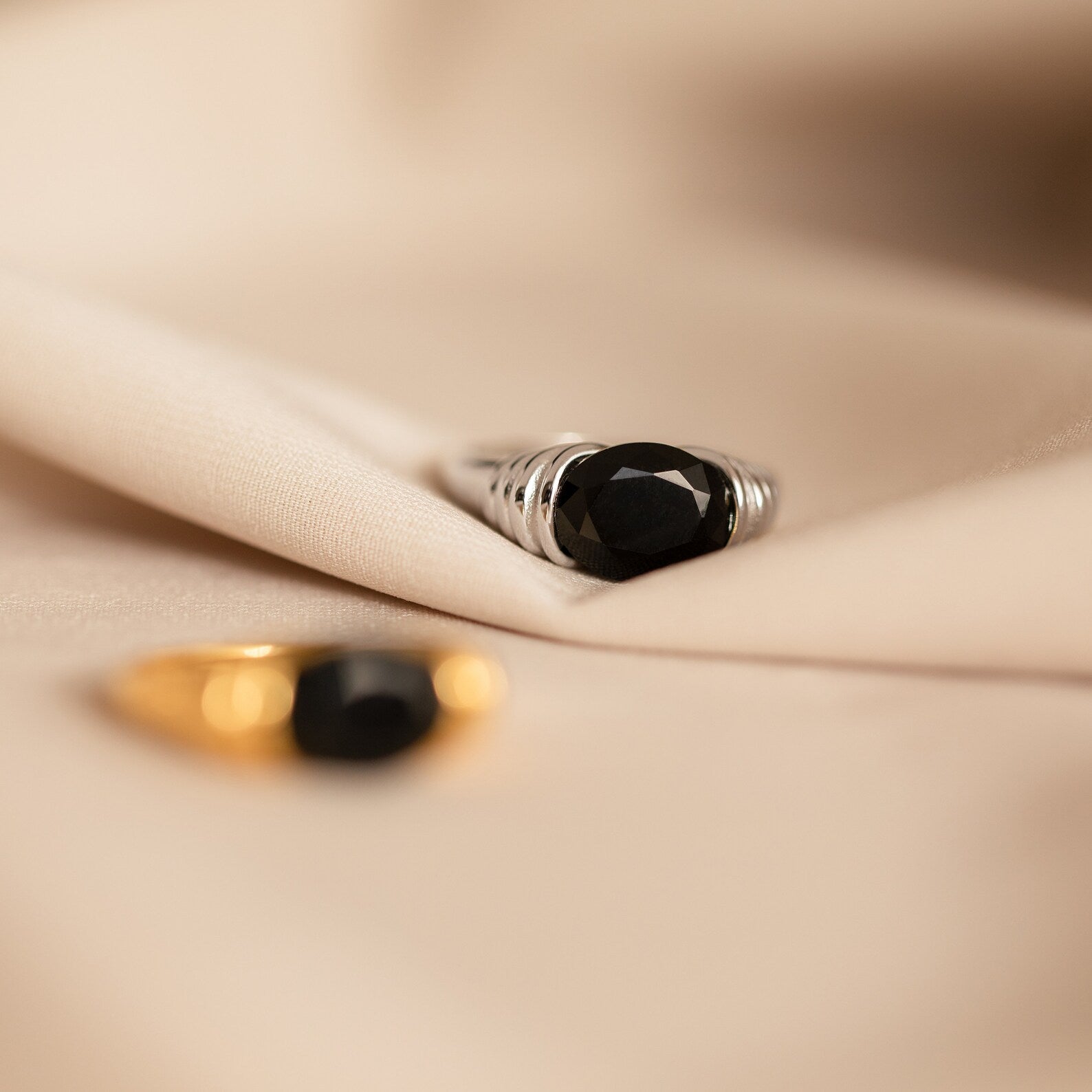 Vintage Chic: Dusk Signet Ring with Black Onyx Stone