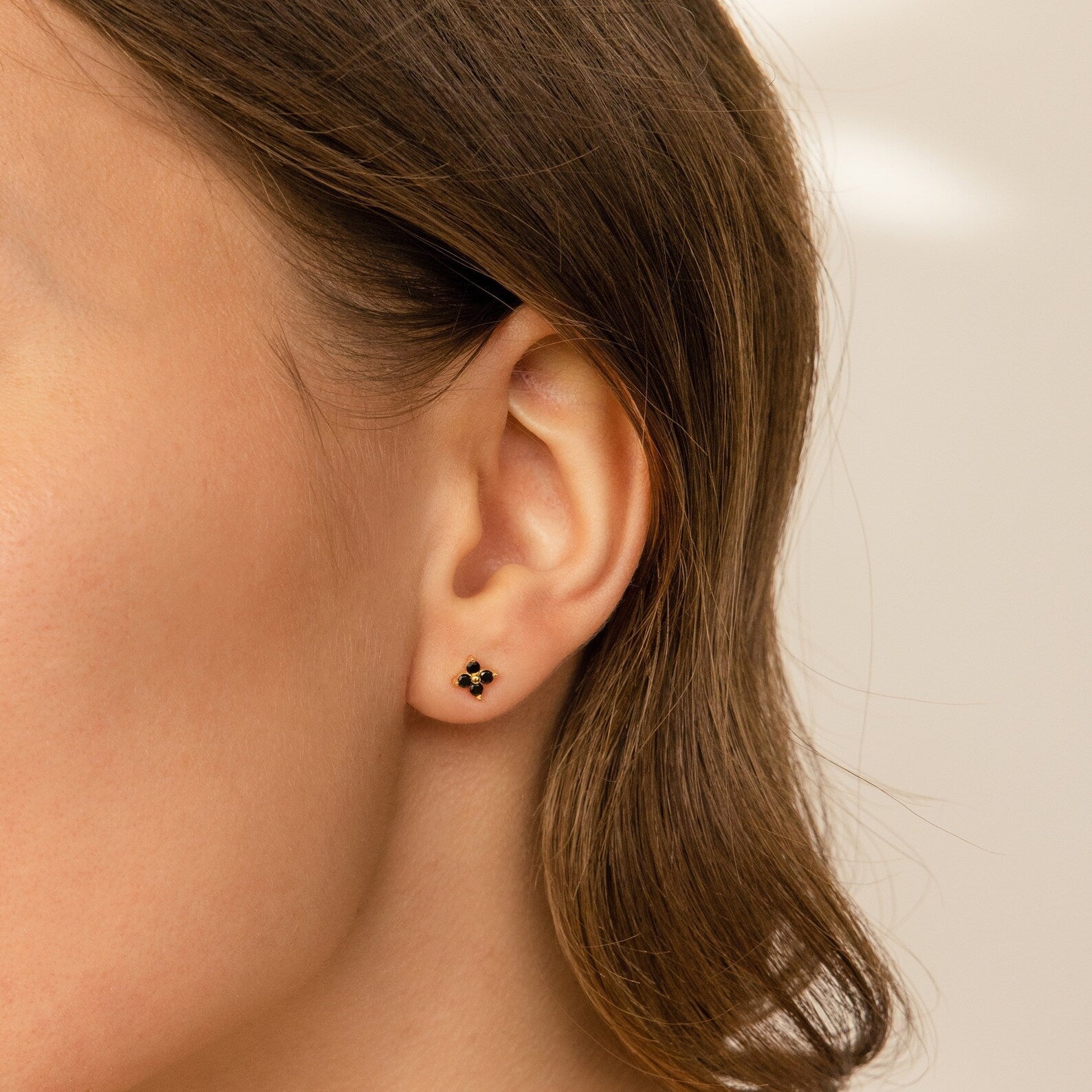 Vintage Elegance: Black Flower Stud Earrings