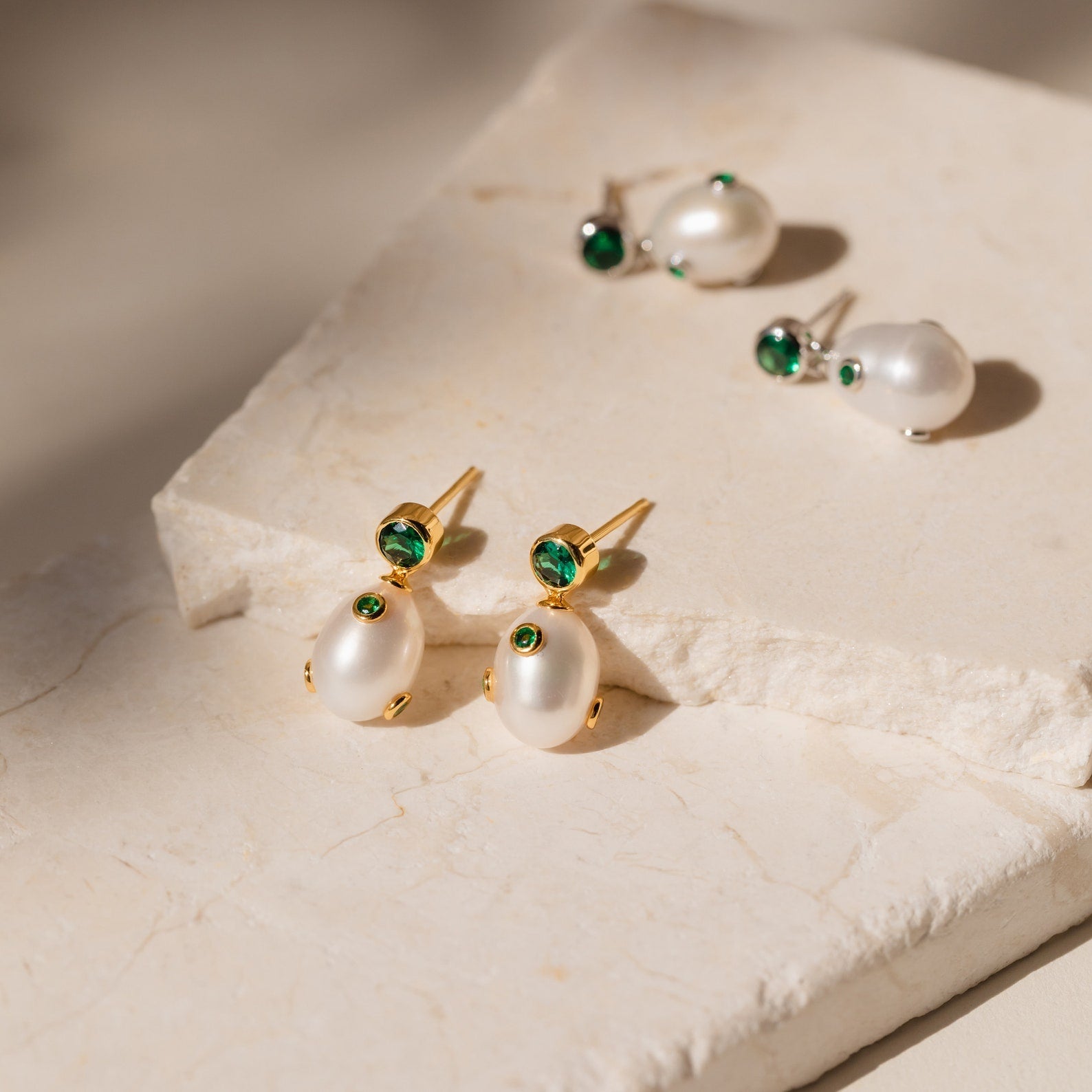 Vintage Glamour: Emerald Pearl Drop Earrings