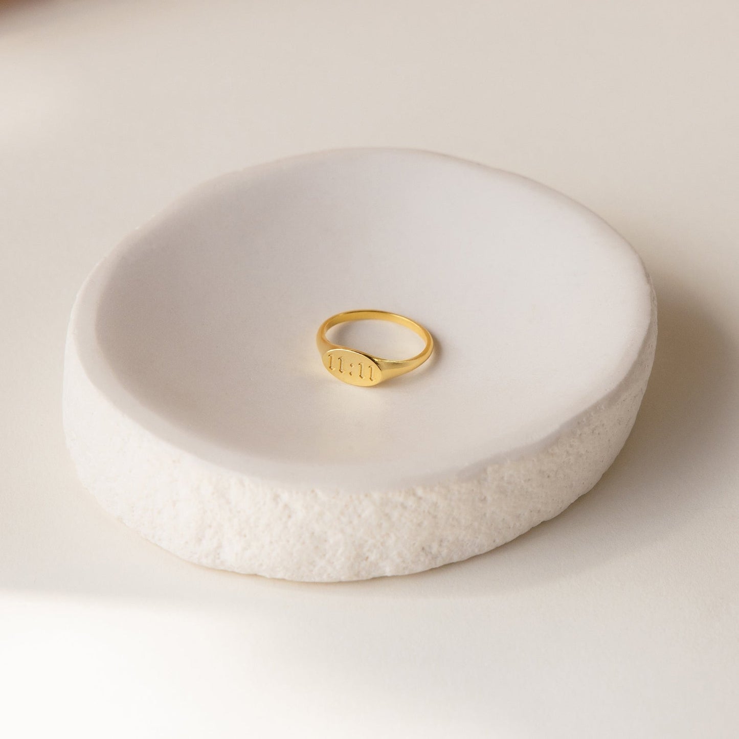 Personalized Signet Ring: Engrave Your Memories 18K Gold