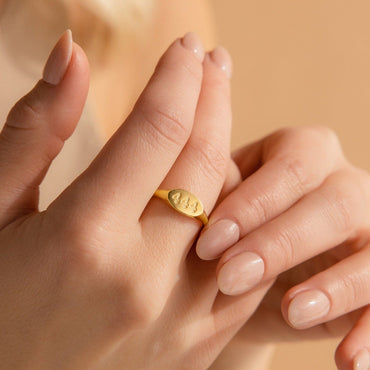 Personalized Signet Ring: Engrave Your Memories