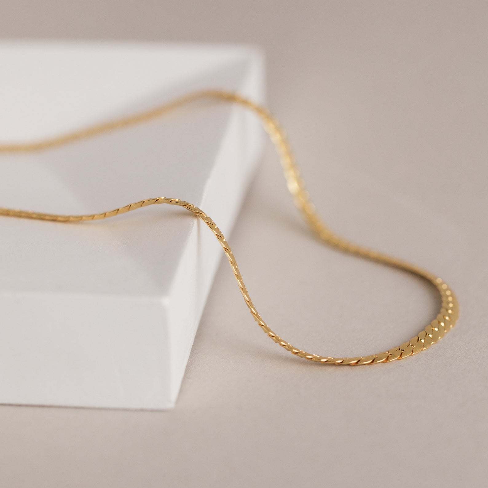 Men's Thick Snake Chain Necklace: Bold Sophistication for Every Look