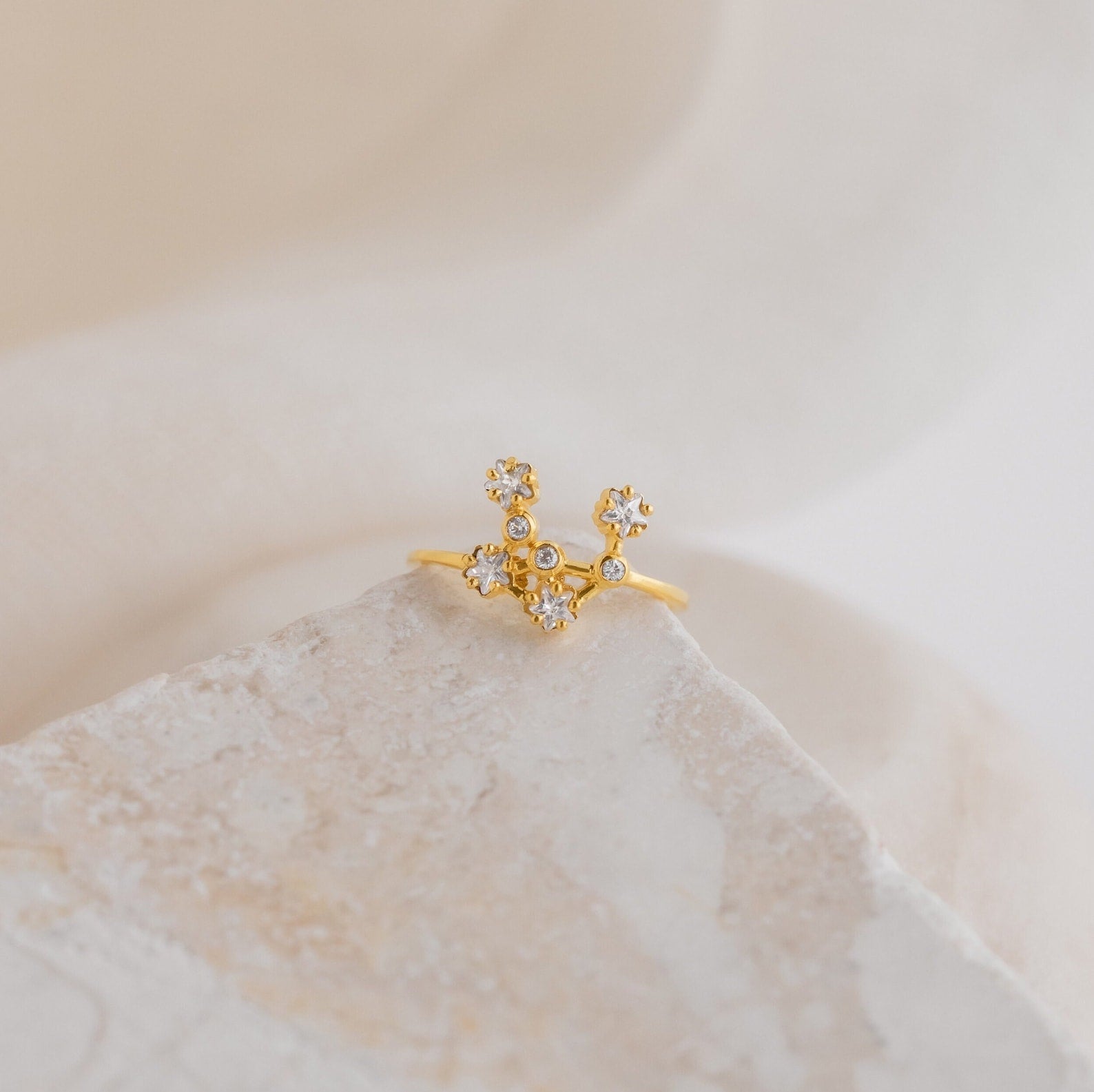 Celestial Sparkle: Diamond Constellation Ring 18K Gold