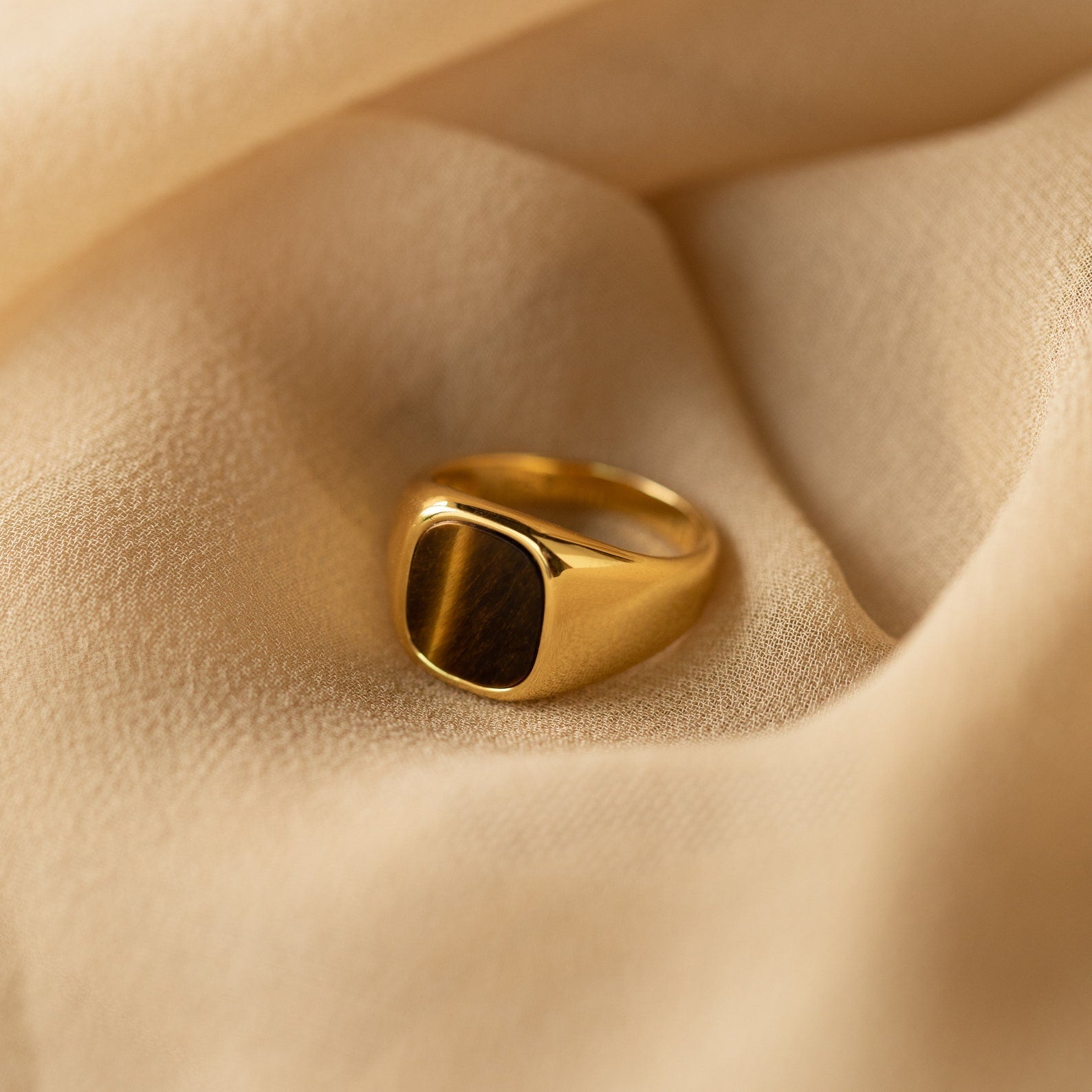 Bold Sophistication: Men's Tigers Eye Signet Ring 18K Gold