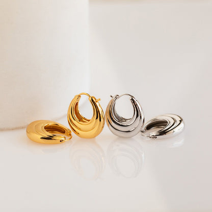 Modern Sophistication: Statement Ribbed Oval Hoop Earrings