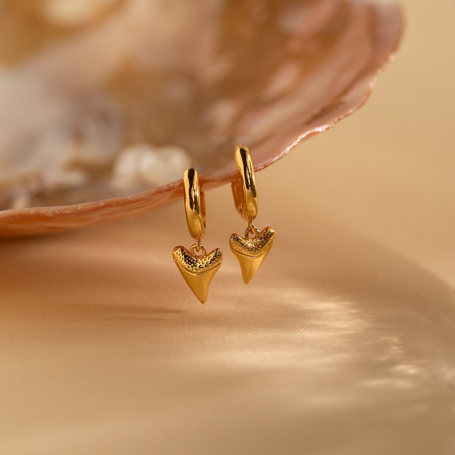 Shark Tooth Huggie Hoop Earrings: Embrace Beach Vibes Year-Round