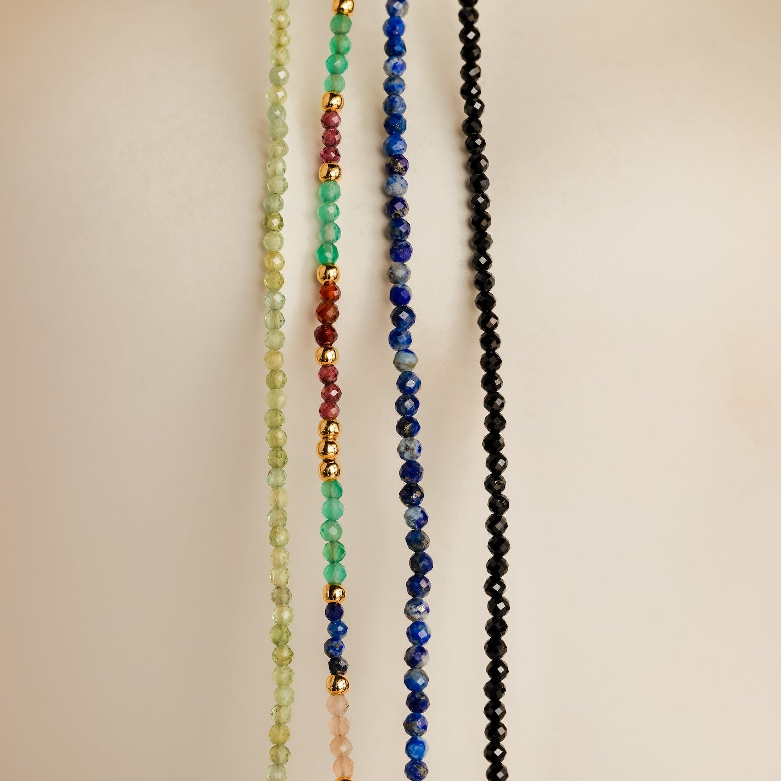 Tranquil Light Green Beaded Necklace: Embrace Summer Serenity
