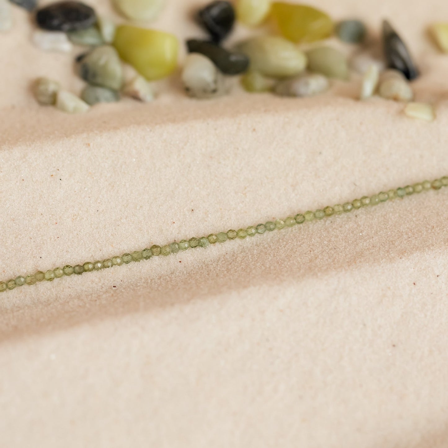 Tranquil Light Green Beaded Necklace: Embrace Summer Serenity