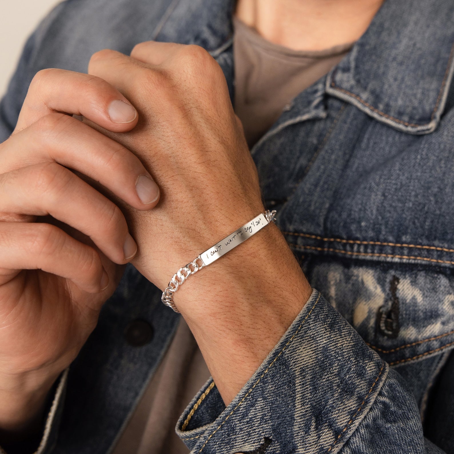 Men's Engraved Bar Bracelet 18K Gold