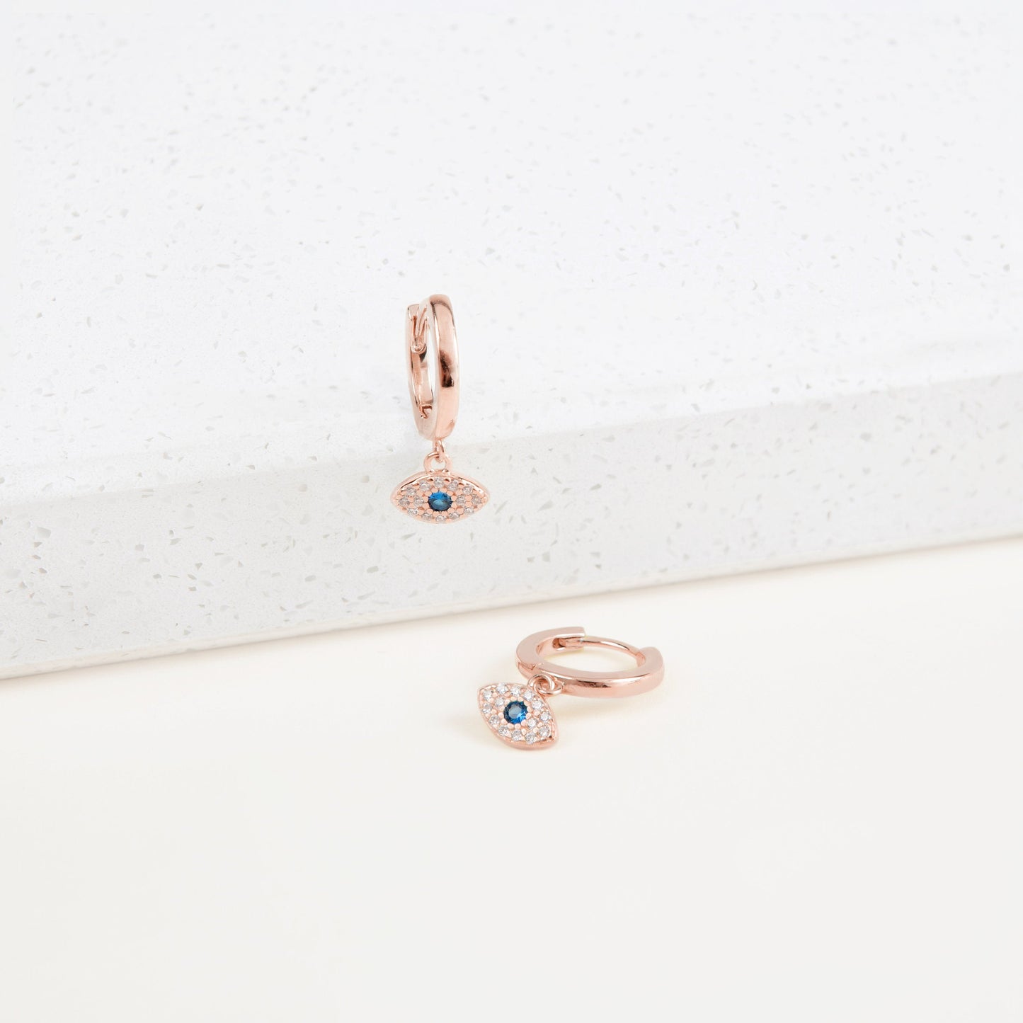 Iris Huggies Rose Gold