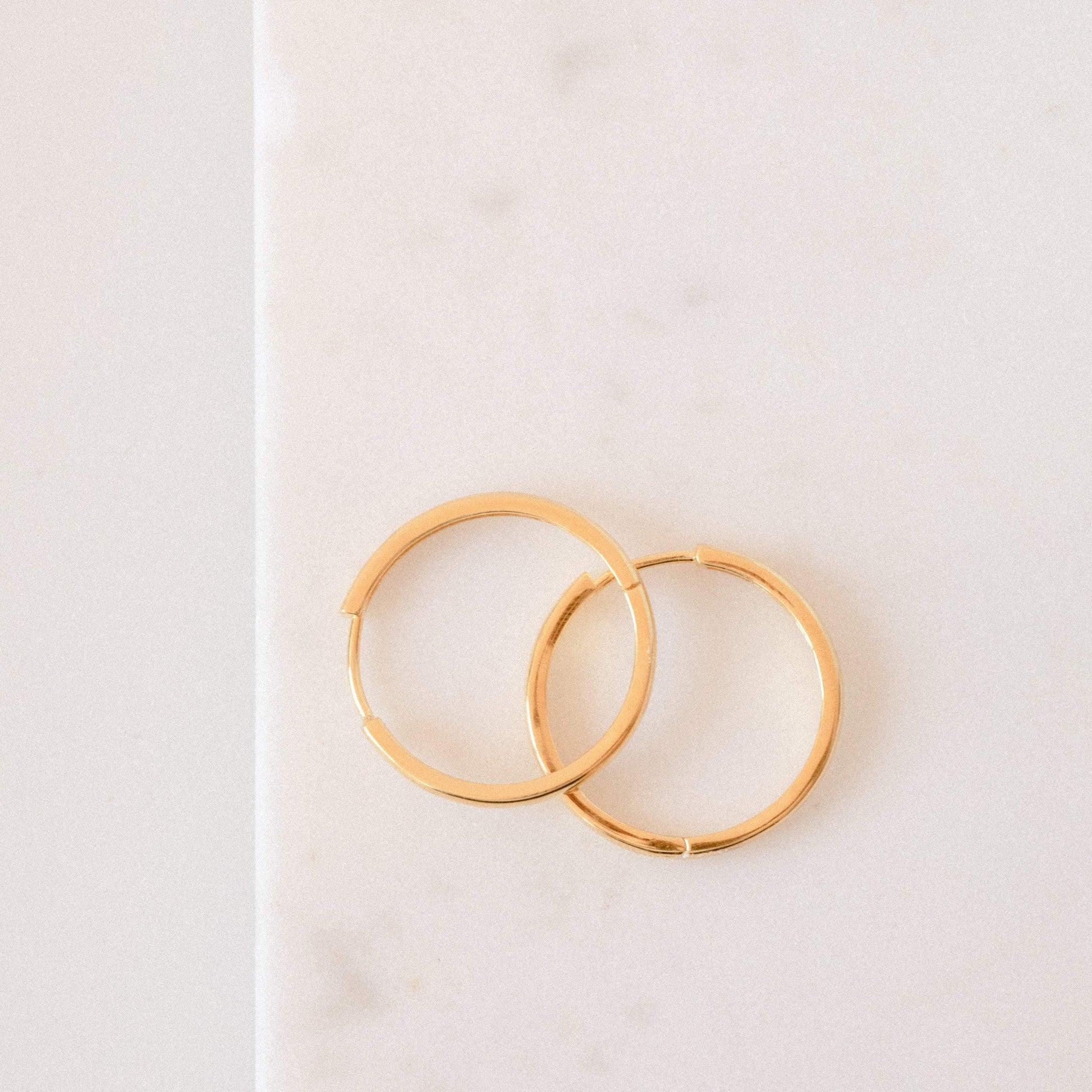 City Chic Essentials: Classic Midi Hoops