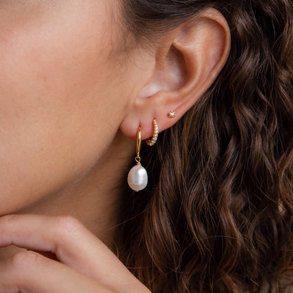 Timeless Pearl Drop Earrings: Elegance for Every Occasion