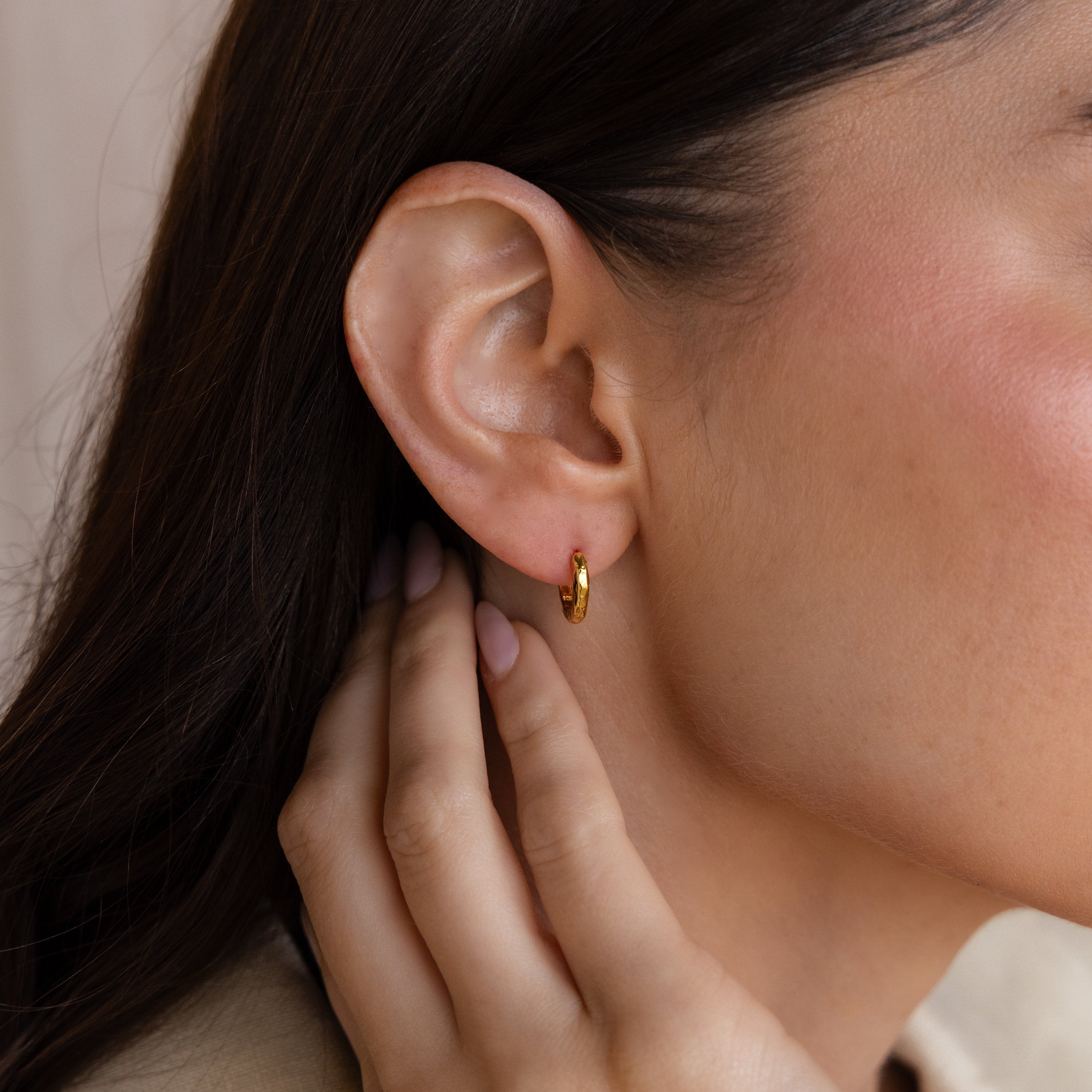 Mini Hammered Hoops 18K Gold Huggie - 8.5mm
