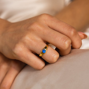 Subtle Elegance: Mini Signet Mood Ring