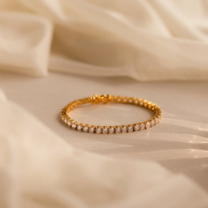 Bold Diamond Tennis Bracelet: A Timeless Statement of Elegance