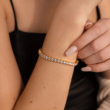 Bold Diamond Tennis Bracelet: A Timeless Statement of Elegance