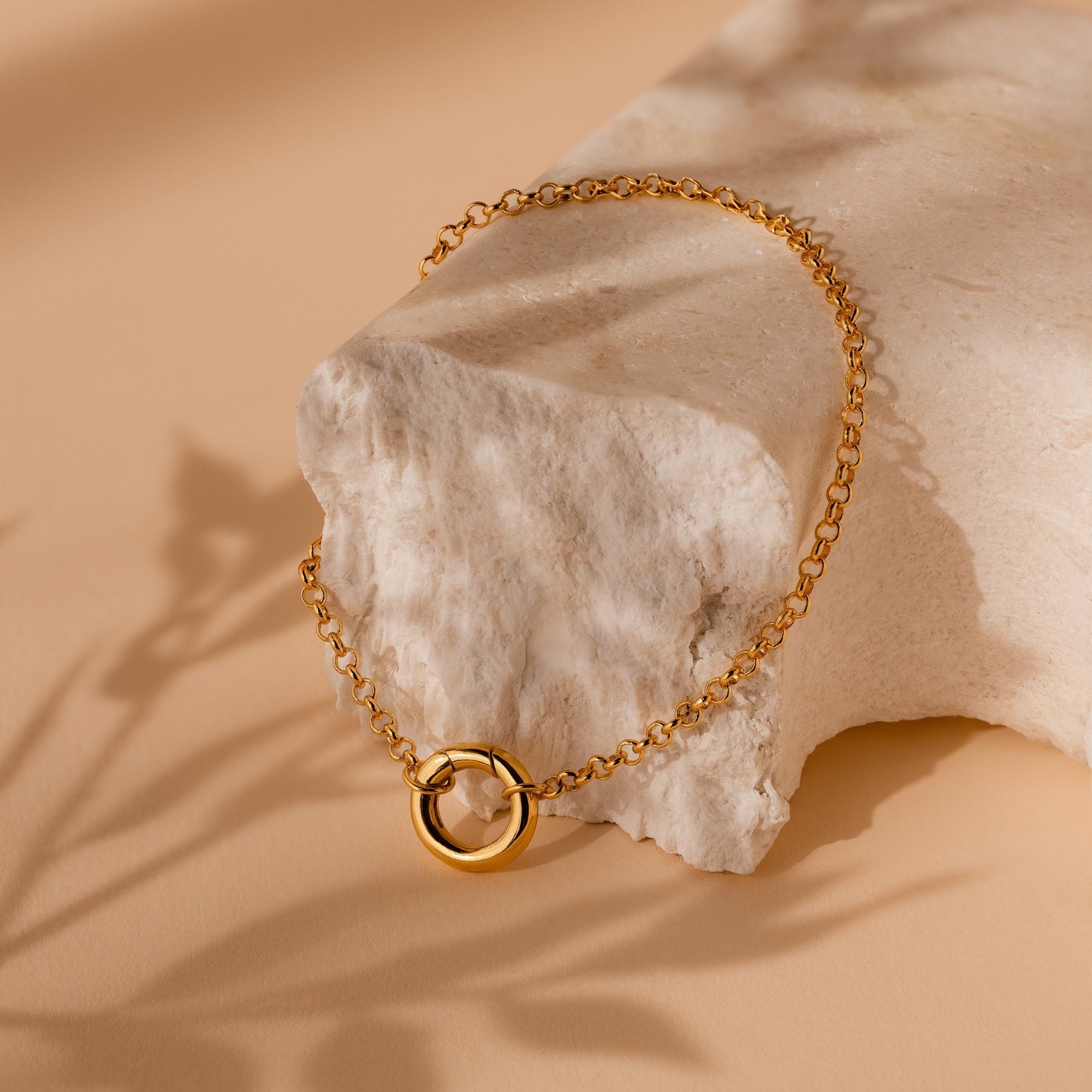 Personalized Chic: Minimalist Circle Bracelet 18K Gold