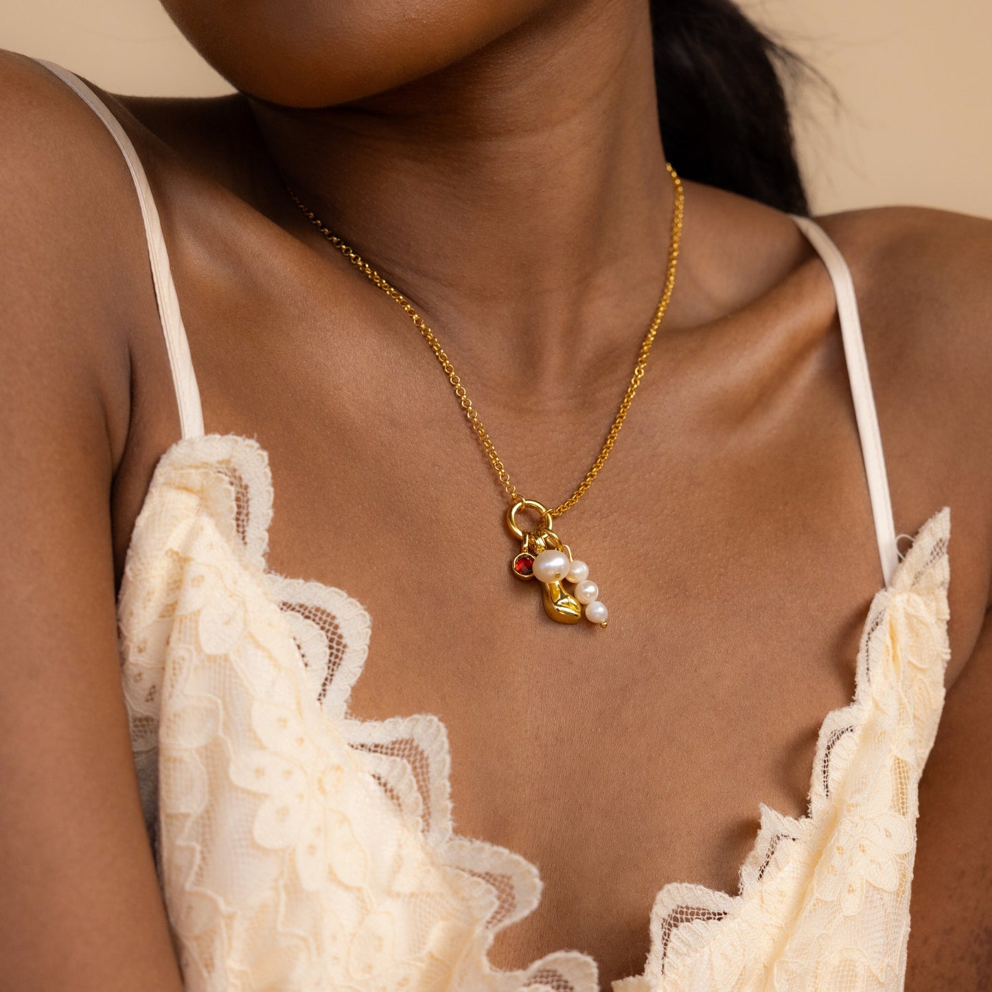 Versatile Elegance: Pearl Charm Pendant