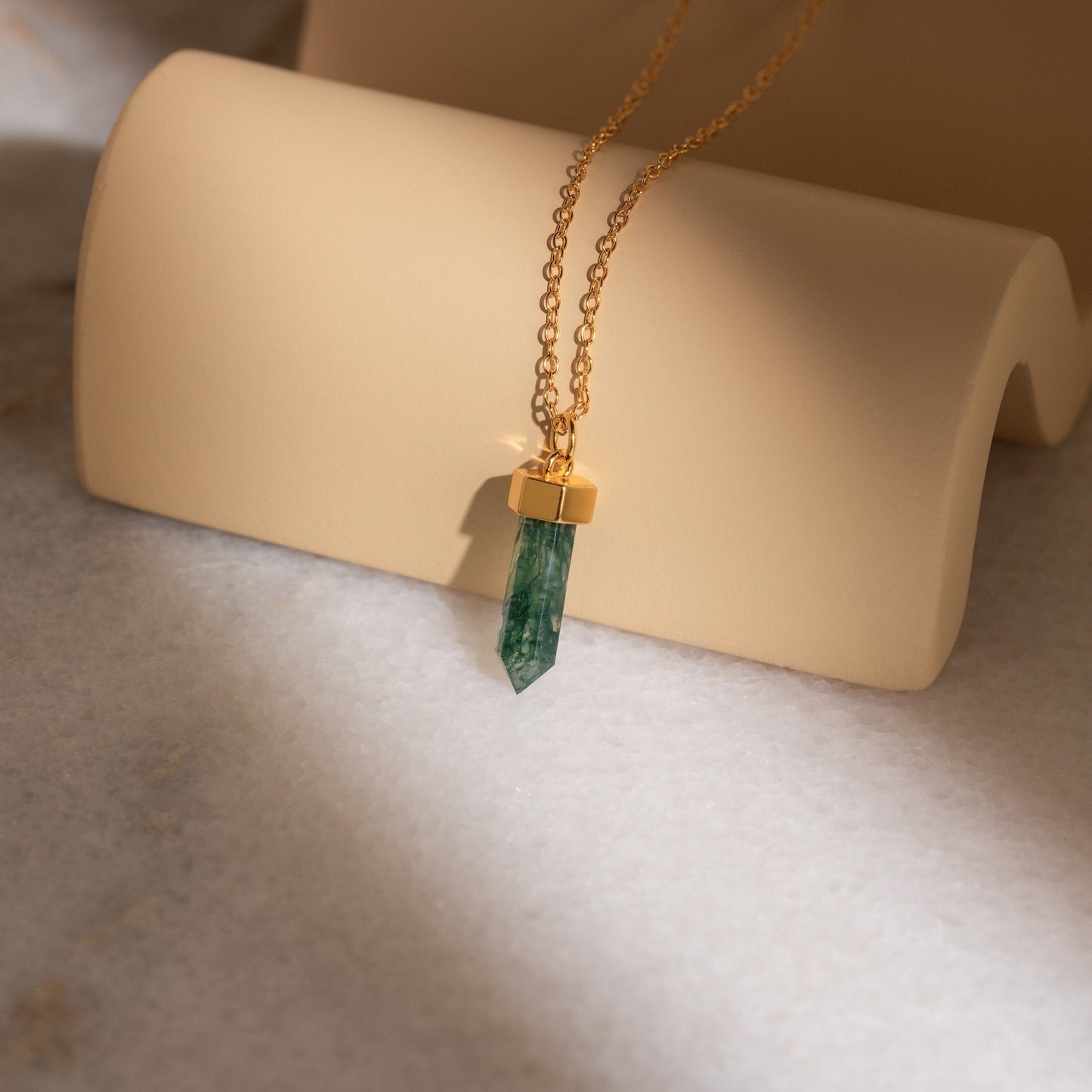 Marbled Beauty: Agate Quartz Necklace 18K Gold