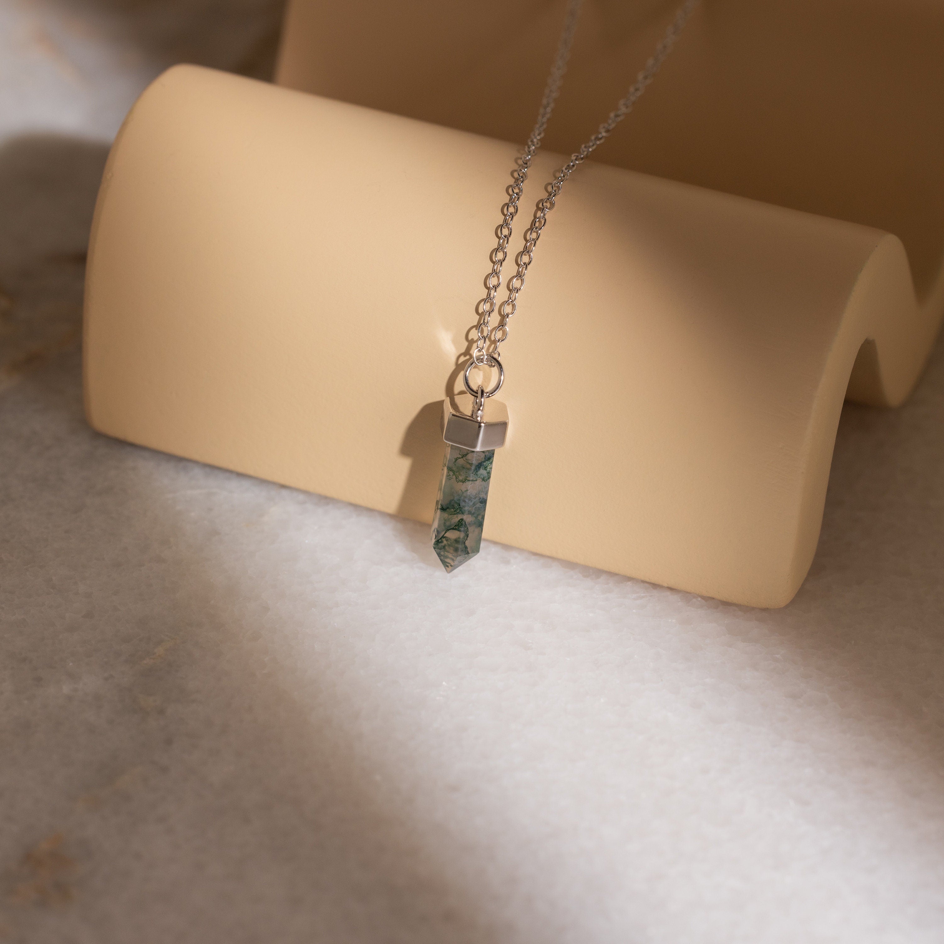 Marbled Beauty: Agate Quartz Necklace