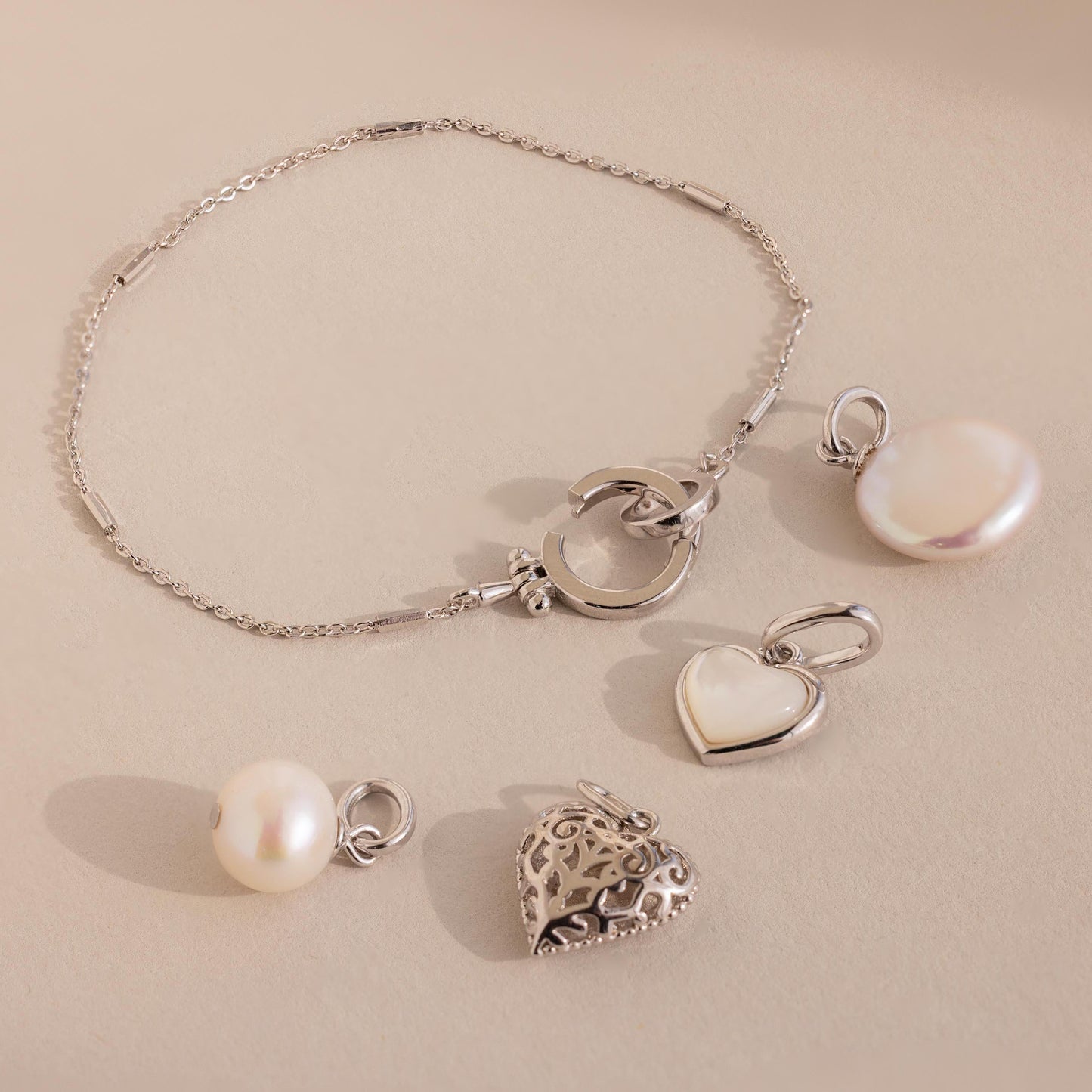 Hinged Circle Pendant Bracelet
