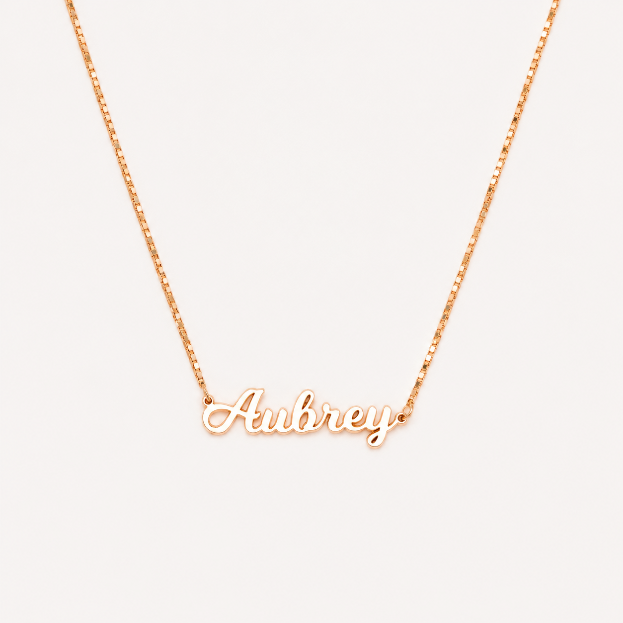 Mellow Name Necklace in Box Chain