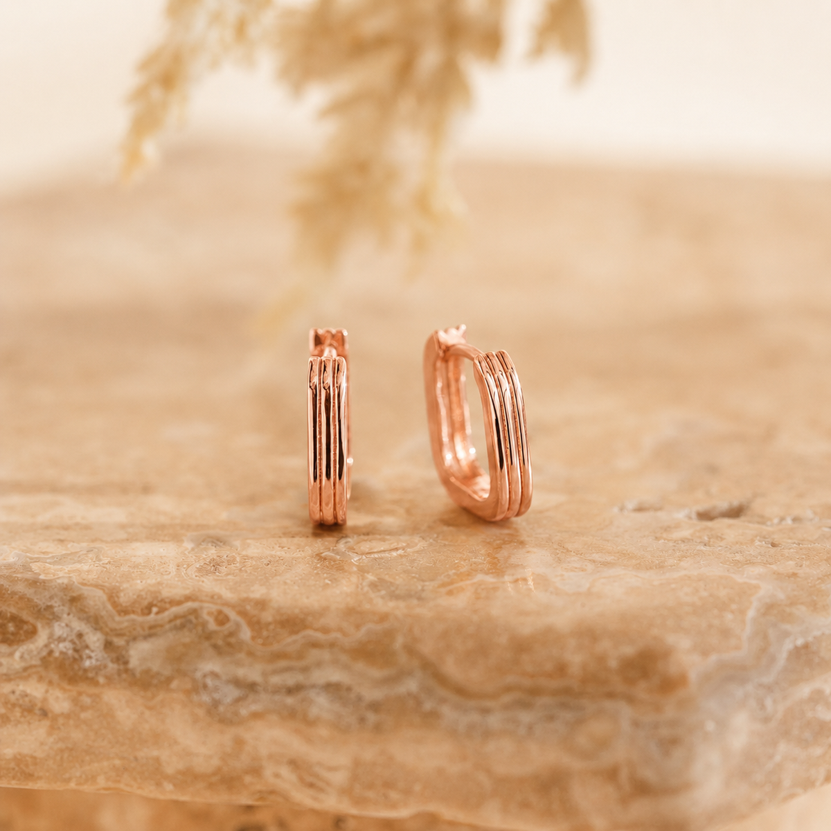 Ribbed Link Hoops