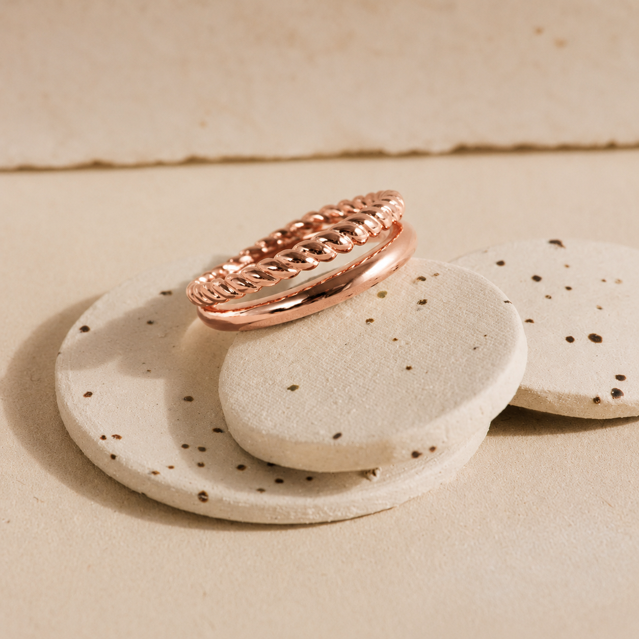Dynamic Duo: Bold Fusion of Solid and Twisted Bands in the Minimalist Duo Ring