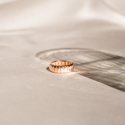 Audrey Simple Statement Ring