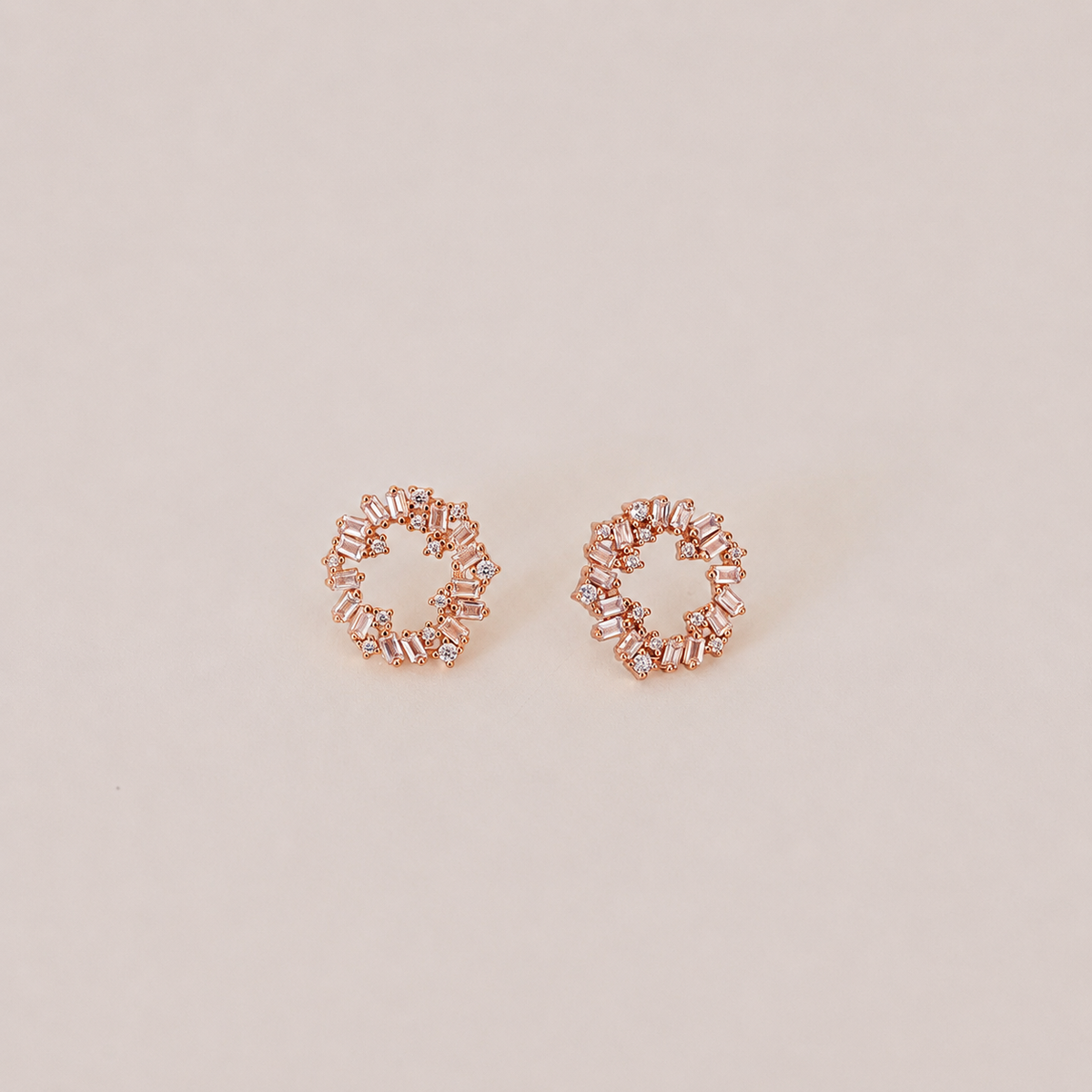 Reina Cluster Studs