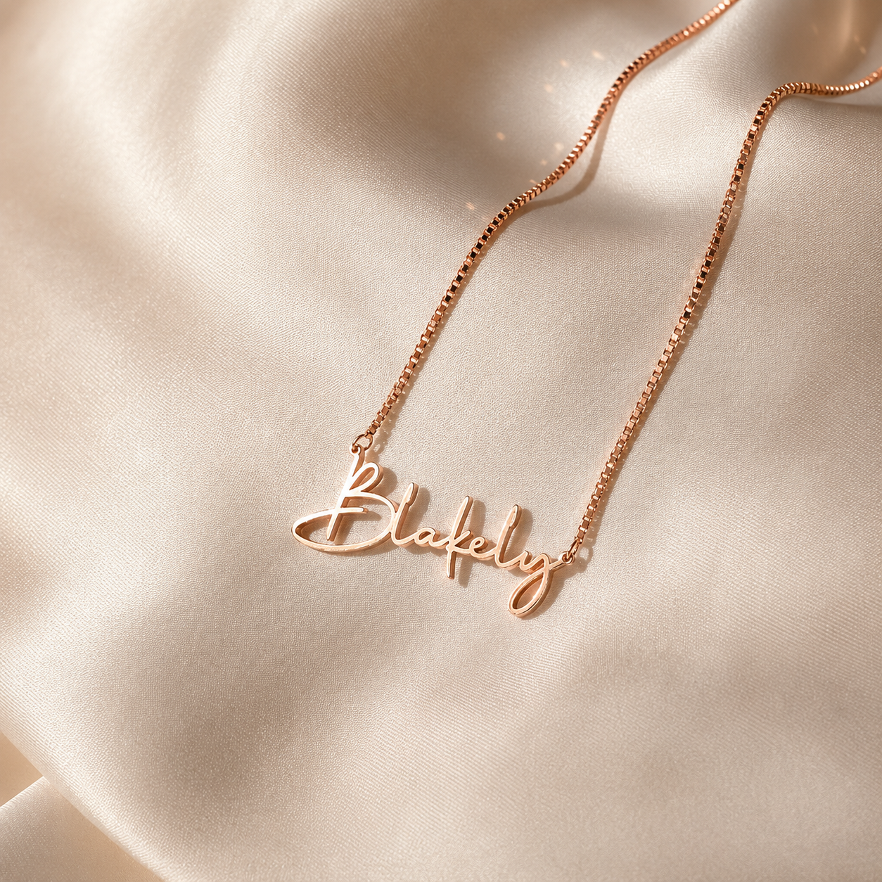 Summer Name Necklace in Box Chain