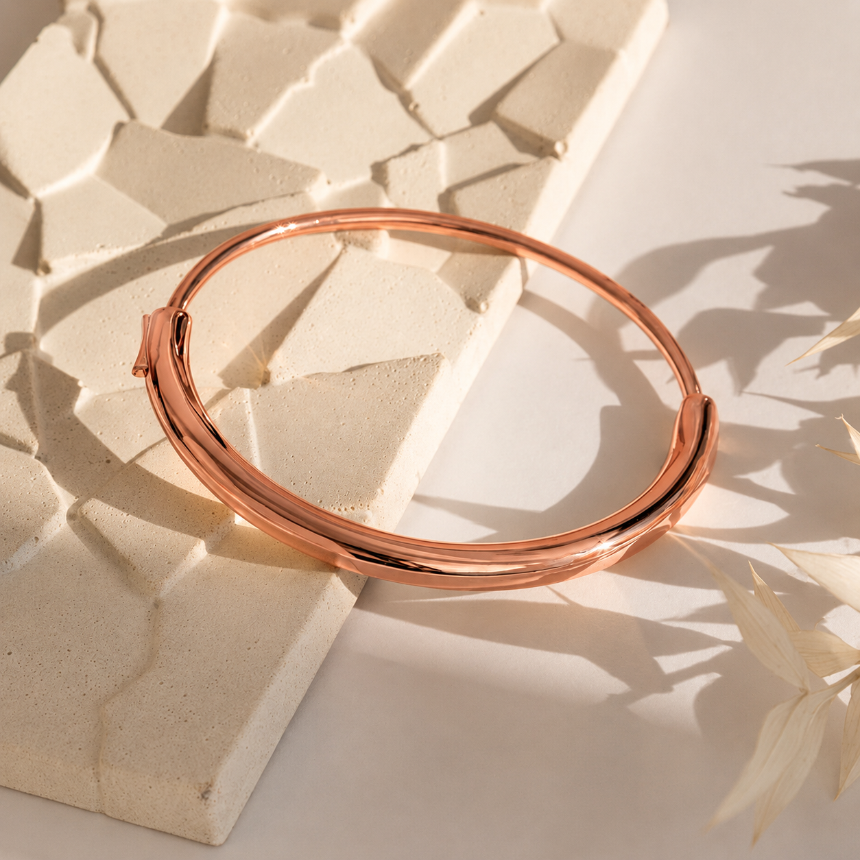 Aris Hinge Bangle