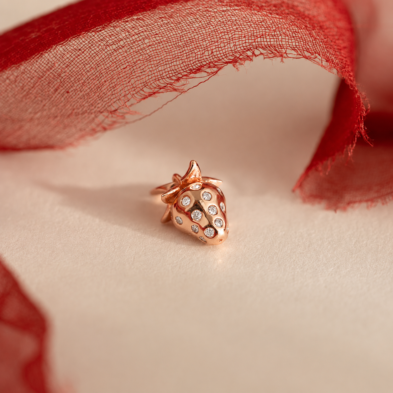 Sparkling Strawberry Charm