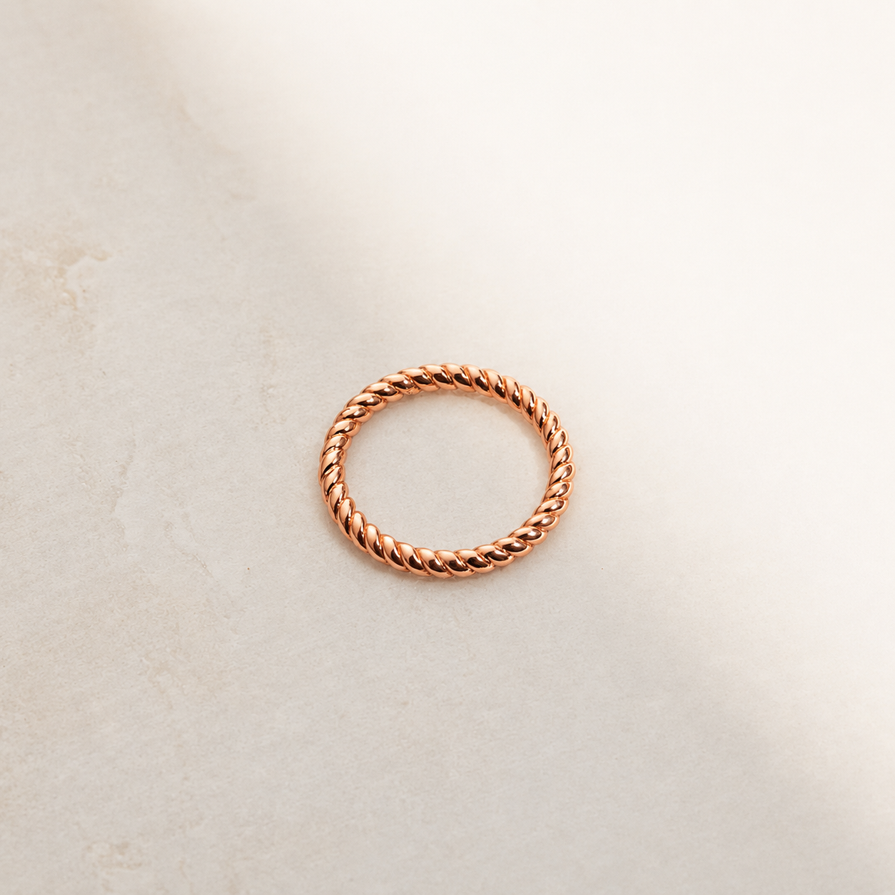 Lea Twisted Band Ring
