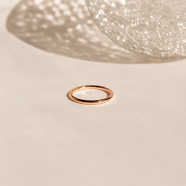 Delicate Knuckle Ring: Minimalist Beauty