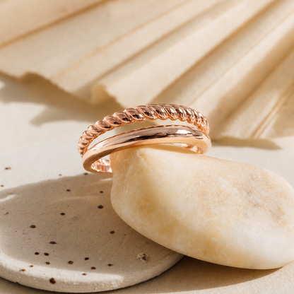 Dynamic Duo: Bold Fusion of Solid and Twisted Bands in the Minimalist Duo Ring