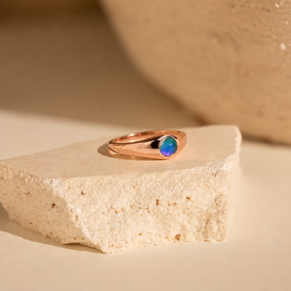 Subtle Elegance: Mini Signet Mood Ring
