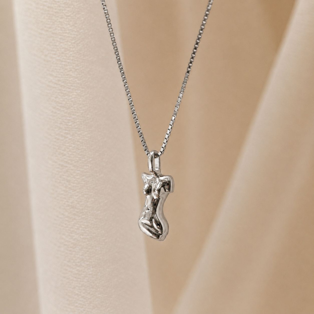 Kinn Body Necklace